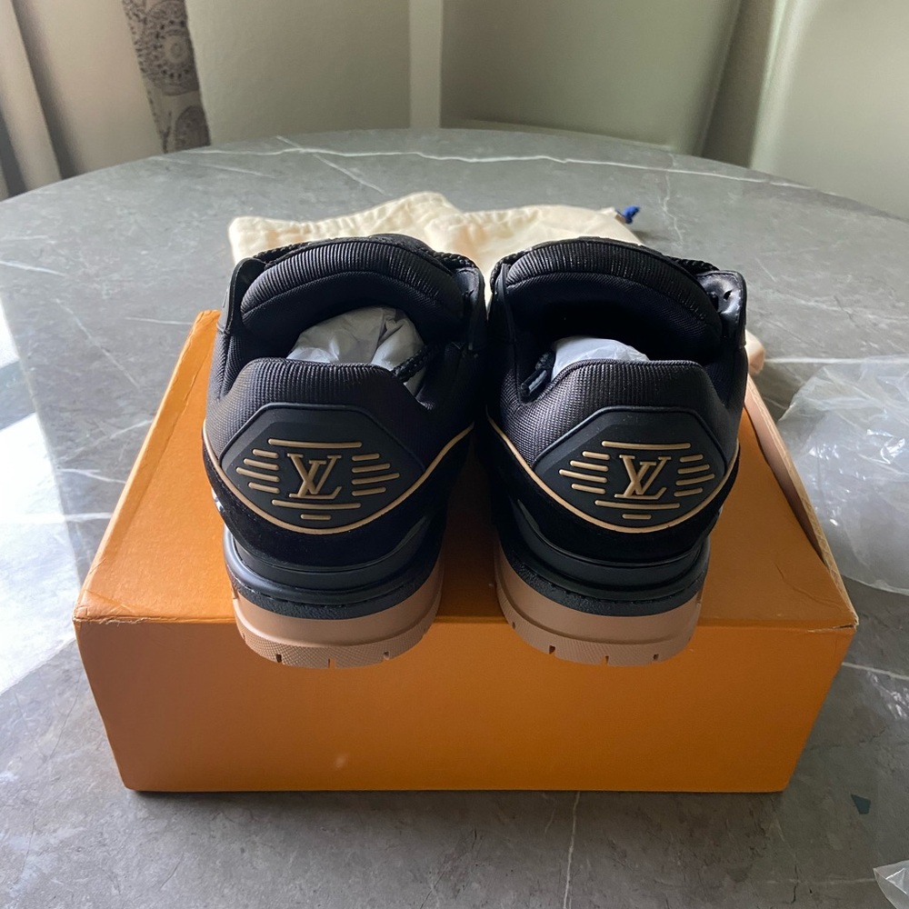 Louis Vuitton Maxi Trainer Black Brown Suede - Picture 3 of 8